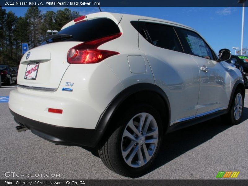 White Pearl / Black/Silver Trim 2012 Nissan Juke SV