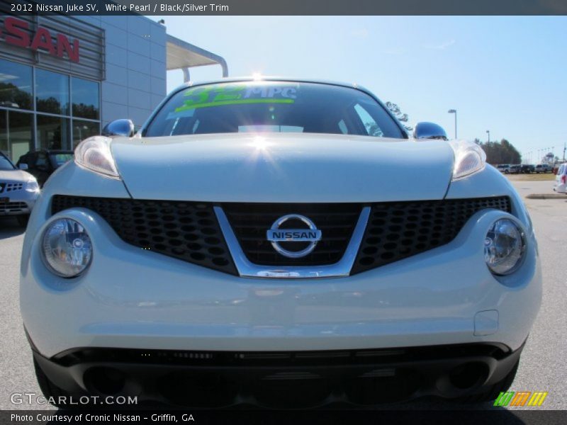 White Pearl / Black/Silver Trim 2012 Nissan Juke SV