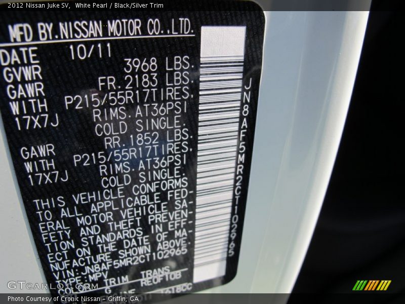 White Pearl / Black/Silver Trim 2012 Nissan Juke SV