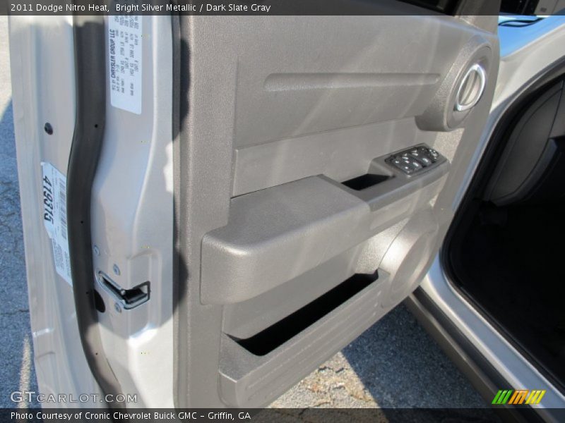 Bright Silver Metallic / Dark Slate Gray 2011 Dodge Nitro Heat