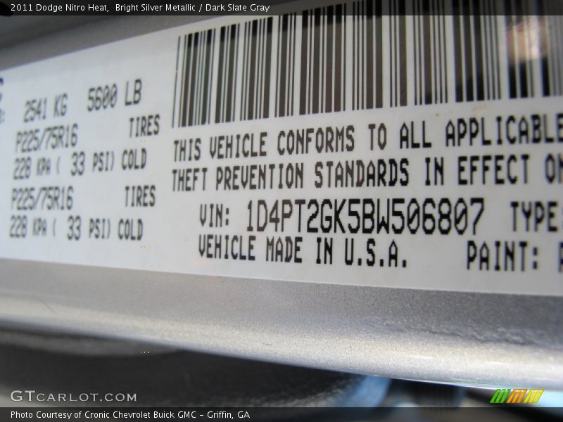Bright Silver Metallic / Dark Slate Gray 2011 Dodge Nitro Heat