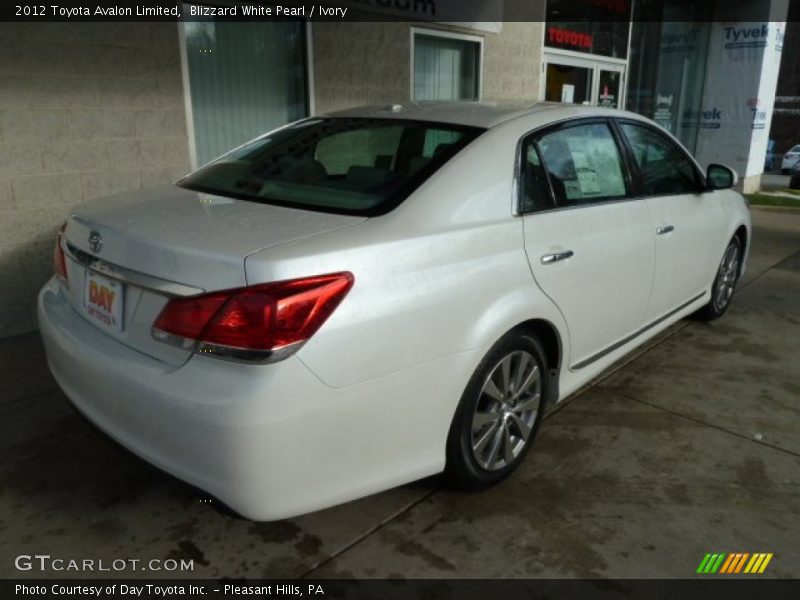 Blizzard White Pearl / Ivory 2012 Toyota Avalon Limited