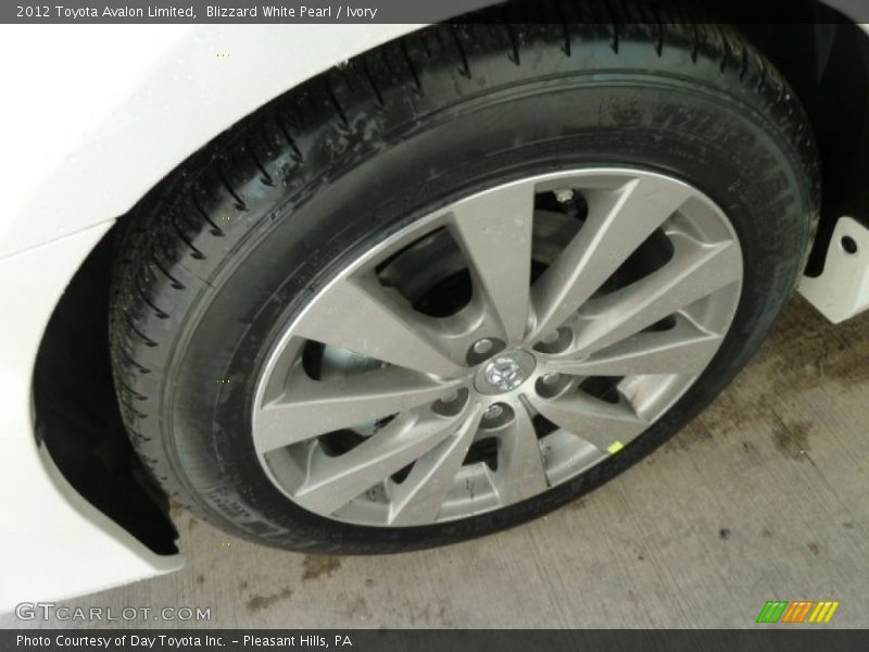 Blizzard White Pearl / Ivory 2012 Toyota Avalon Limited