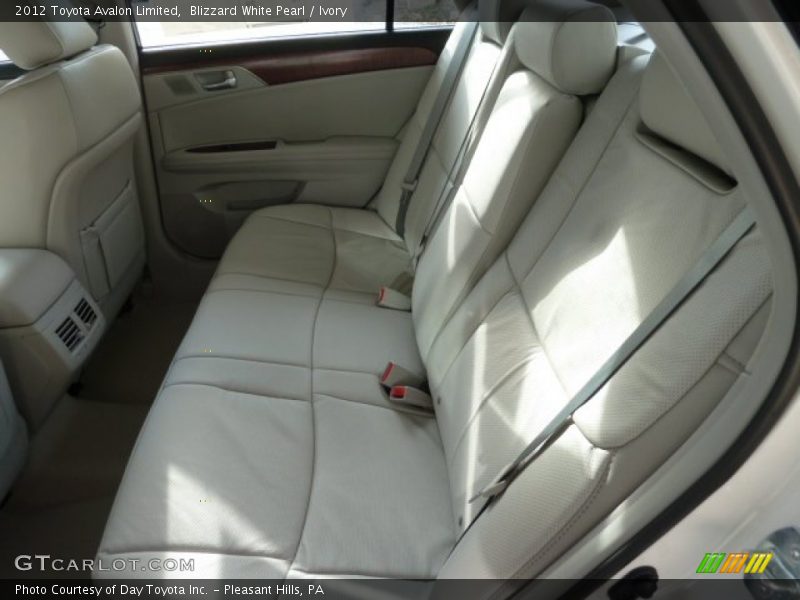 Blizzard White Pearl / Ivory 2012 Toyota Avalon Limited