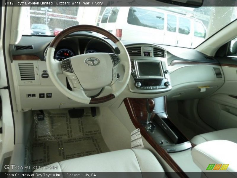 Blizzard White Pearl / Ivory 2012 Toyota Avalon Limited