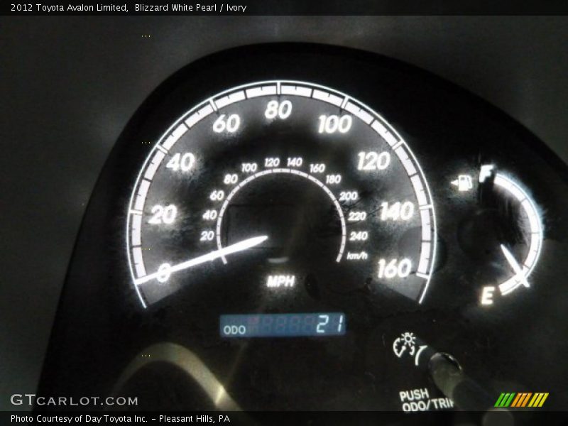 Blizzard White Pearl / Ivory 2012 Toyota Avalon Limited