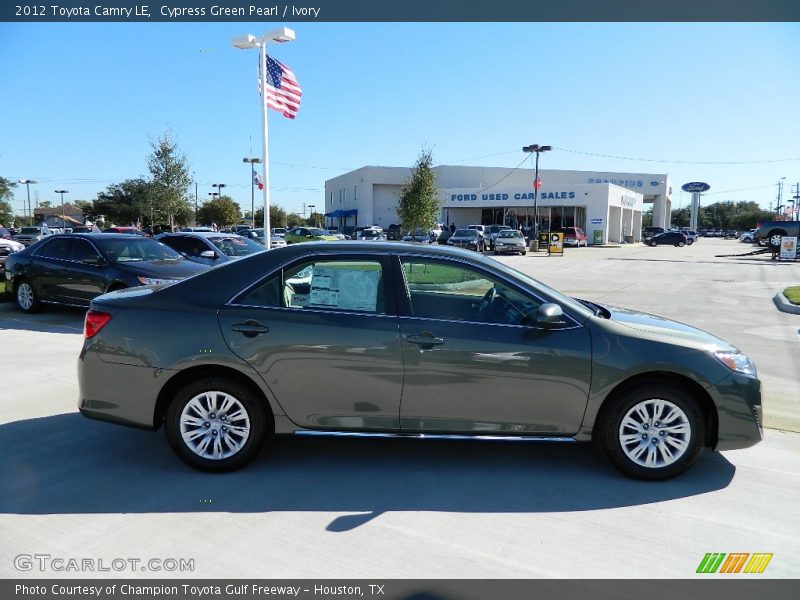Cypress Green Pearl / Ivory 2012 Toyota Camry LE