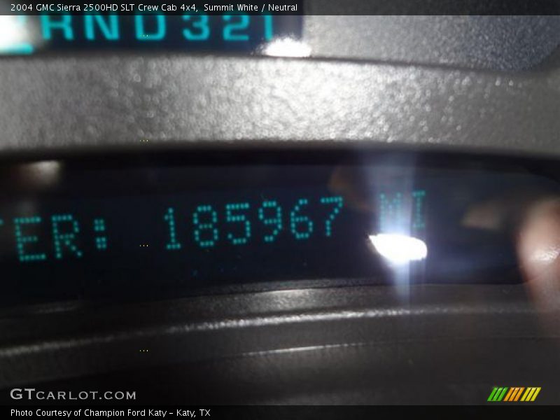 Summit White / Neutral 2004 GMC Sierra 2500HD SLT Crew Cab 4x4