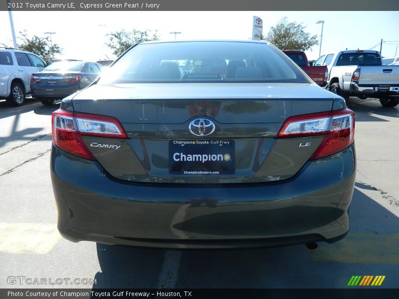 Cypress Green Pearl / Ivory 2012 Toyota Camry LE