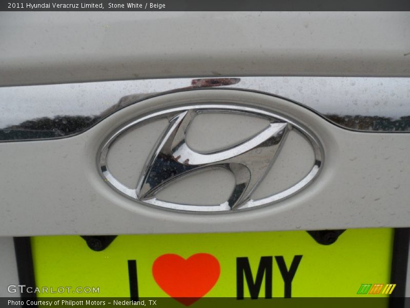 Stone White / Beige 2011 Hyundai Veracruz Limited