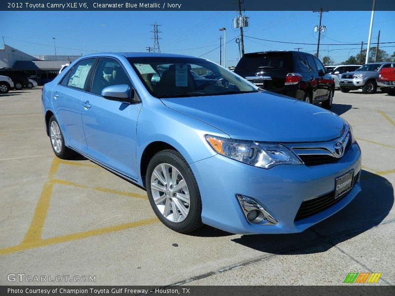 Front 3/4 View of 2012 Camry XLE V6