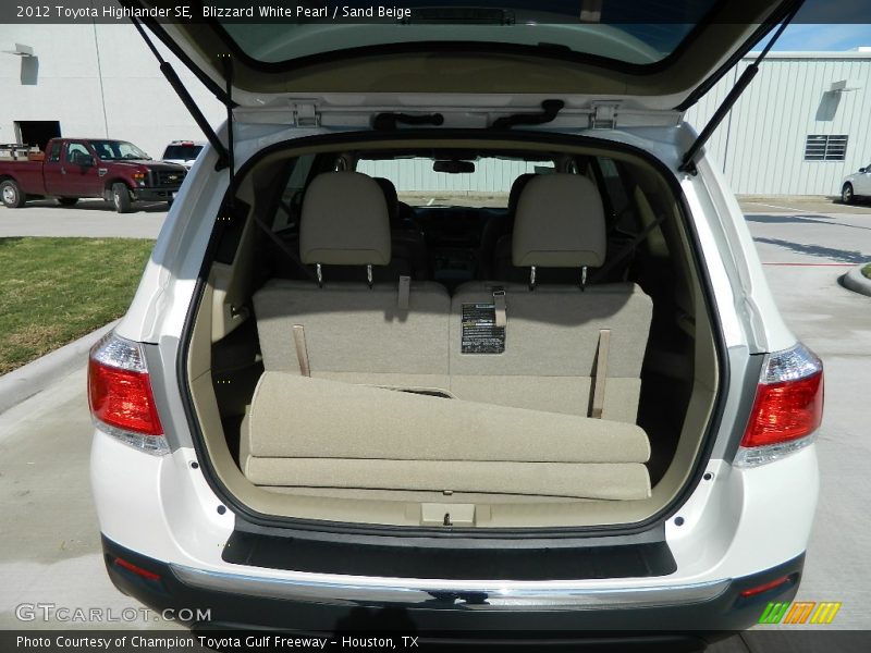 Blizzard White Pearl / Sand Beige 2012 Toyota Highlander SE