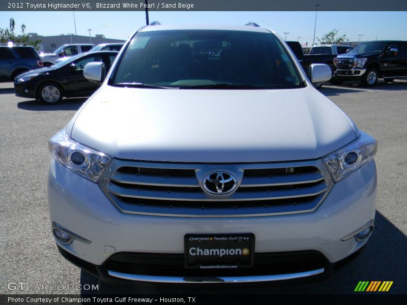Blizzard White Pearl / Sand Beige 2012 Toyota Highlander V6