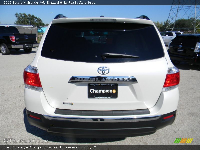 Blizzard White Pearl / Sand Beige 2012 Toyota Highlander V6