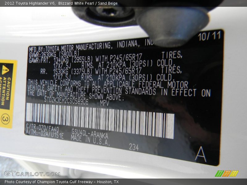 Blizzard White Pearl / Sand Beige 2012 Toyota Highlander V6
