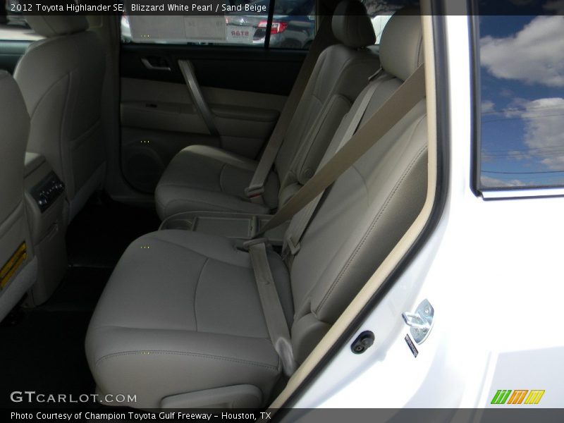 Blizzard White Pearl / Sand Beige 2012 Toyota Highlander SE