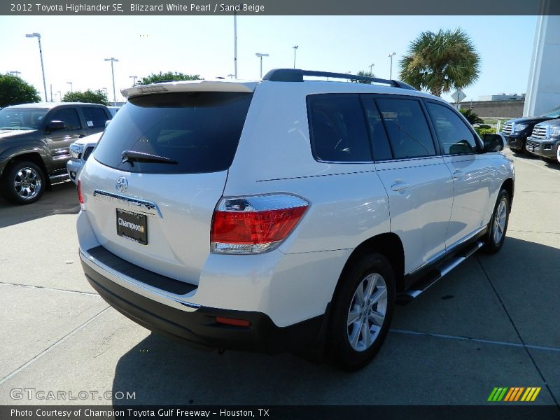 Blizzard White Pearl / Sand Beige 2012 Toyota Highlander SE