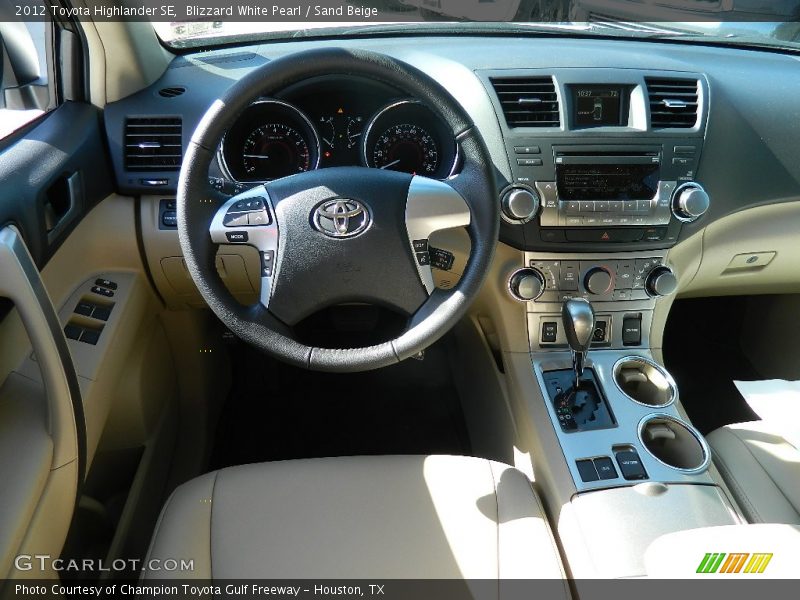 Blizzard White Pearl / Sand Beige 2012 Toyota Highlander SE