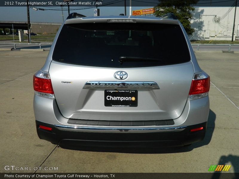 Classic Silver Metallic / Ash 2012 Toyota Highlander SE
