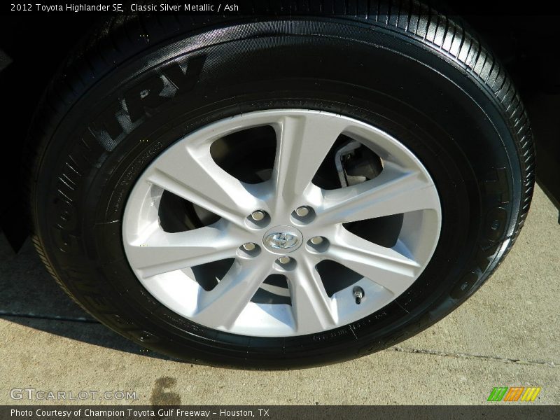 Classic Silver Metallic / Ash 2012 Toyota Highlander SE