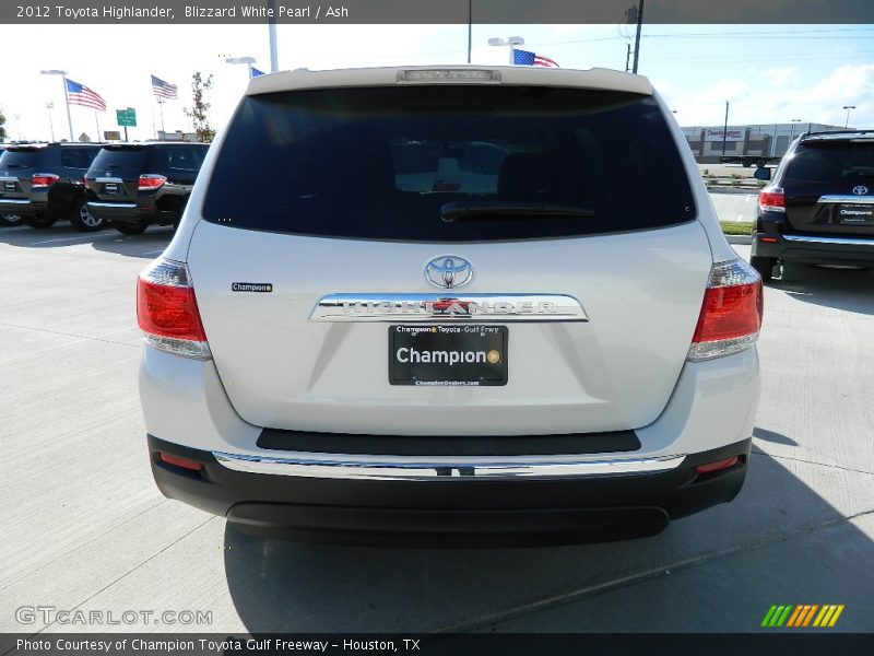 Blizzard White Pearl / Ash 2012 Toyota Highlander