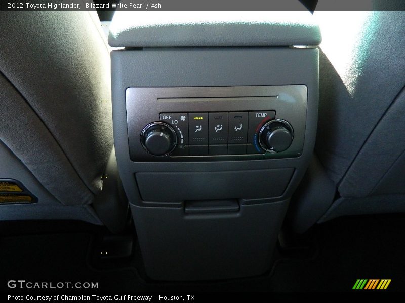 Blizzard White Pearl / Ash 2012 Toyota Highlander