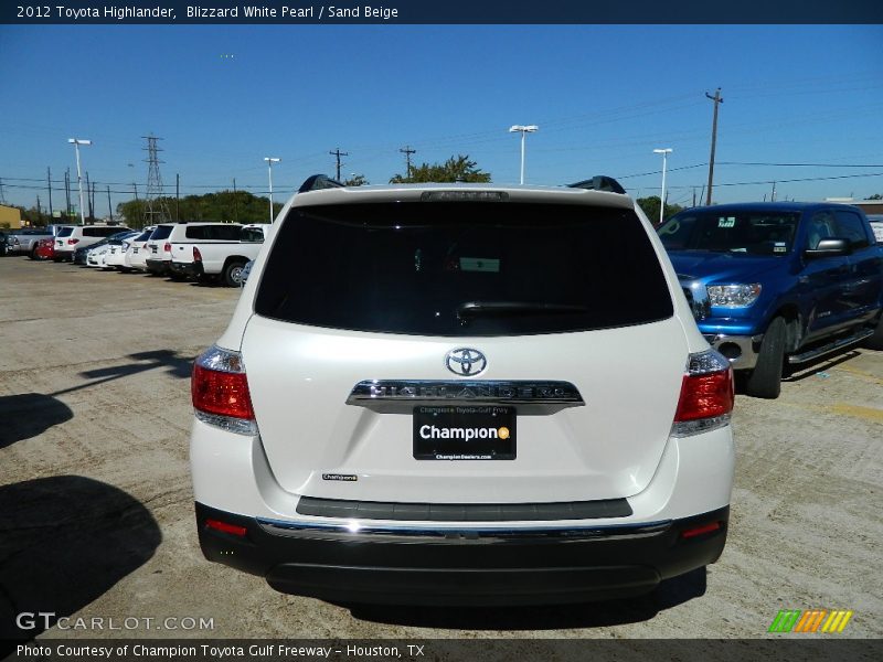 Blizzard White Pearl / Sand Beige 2012 Toyota Highlander