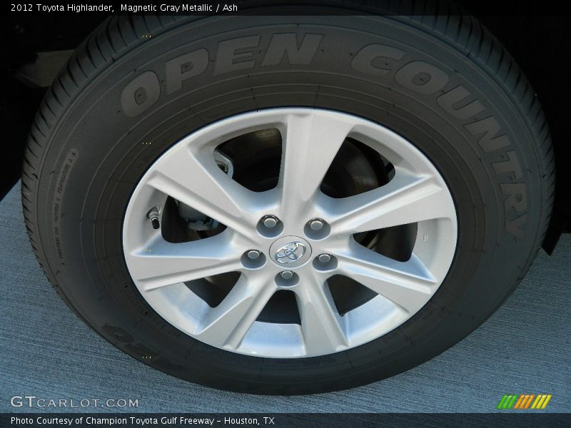 Magnetic Gray Metallic / Ash 2012 Toyota Highlander
