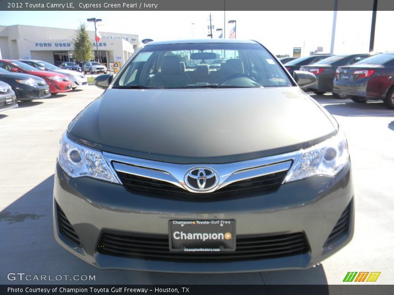 Cypress Green Pearl / Ivory 2012 Toyota Camry LE