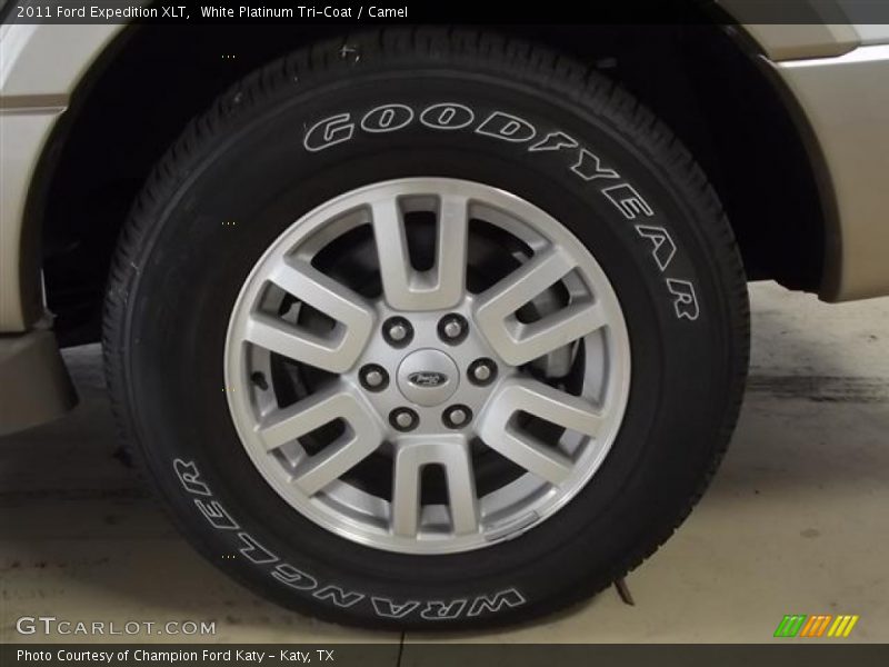 White Platinum Tri-Coat / Camel 2011 Ford Expedition XLT