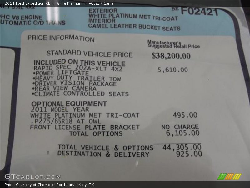 White Platinum Tri-Coat / Camel 2011 Ford Expedition XLT