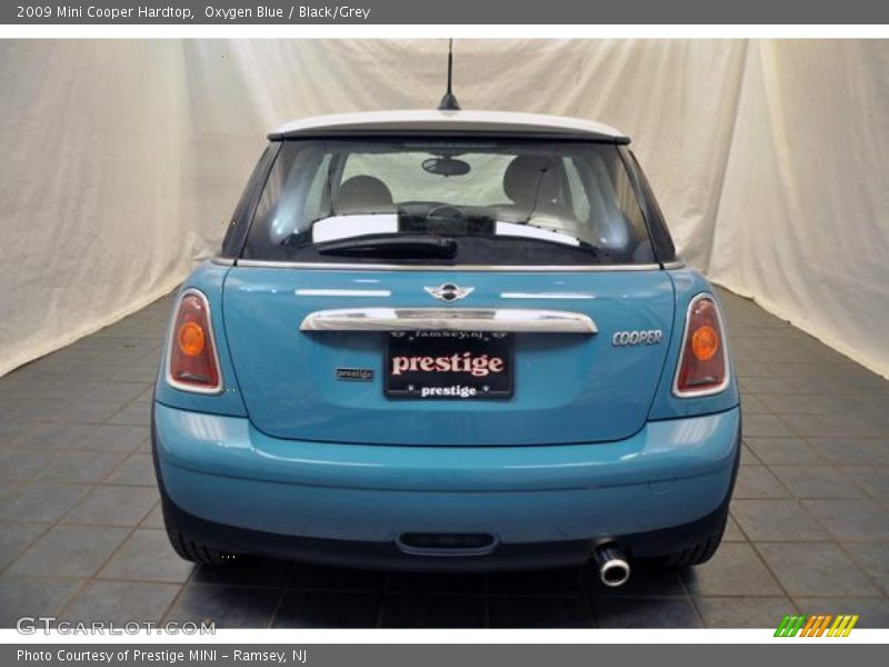 Oxygen Blue / Black/Grey 2009 Mini Cooper Hardtop