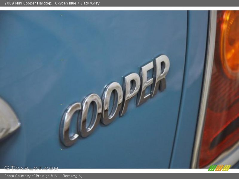 Oxygen Blue / Black/Grey 2009 Mini Cooper Hardtop