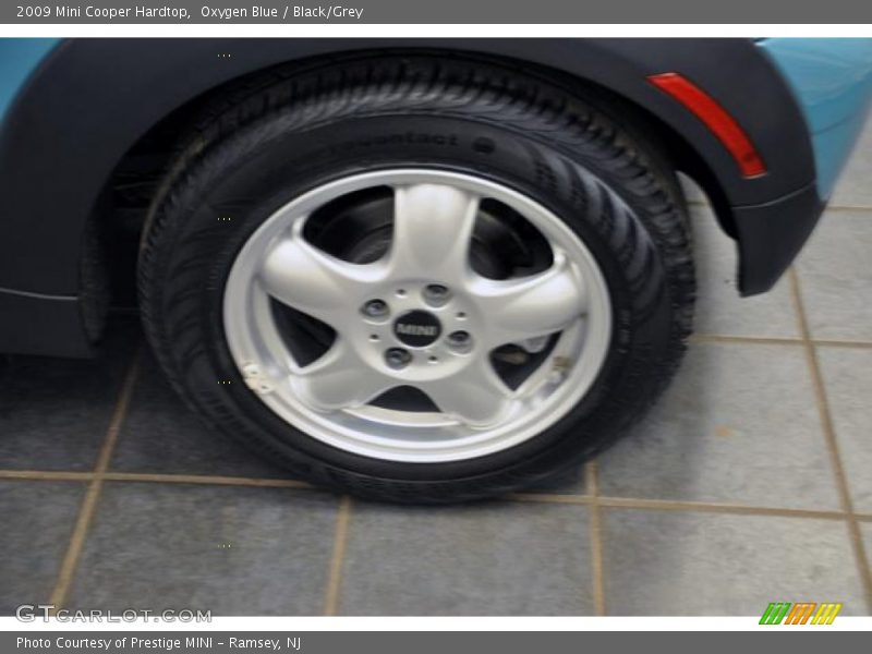 Oxygen Blue / Black/Grey 2009 Mini Cooper Hardtop
