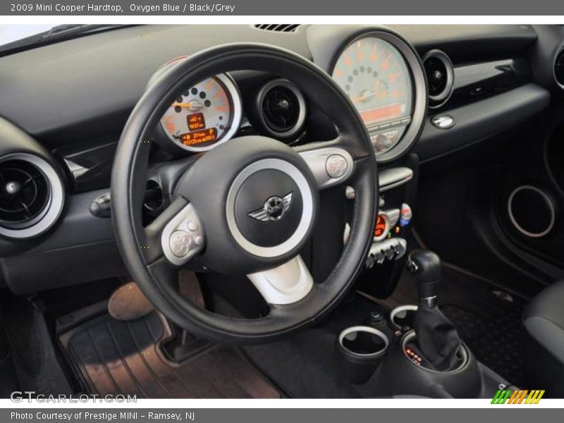 Oxygen Blue / Black/Grey 2009 Mini Cooper Hardtop