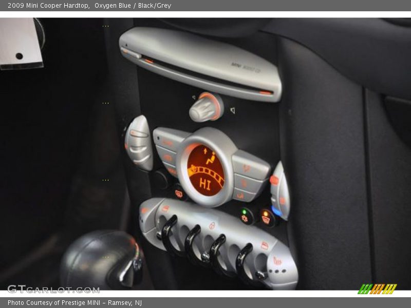 Oxygen Blue / Black/Grey 2009 Mini Cooper Hardtop
