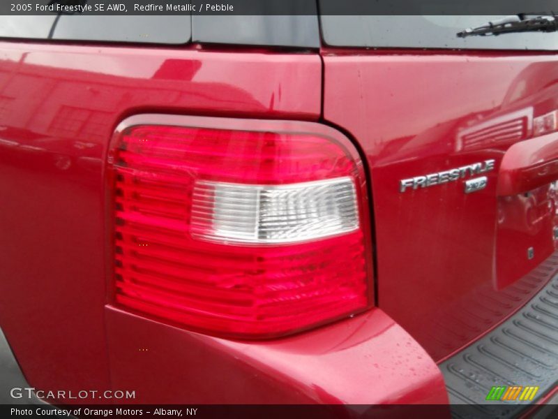 Redfire Metallic / Pebble 2005 Ford Freestyle SE AWD
