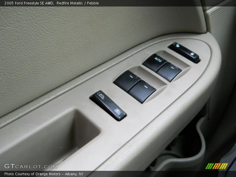Redfire Metallic / Pebble 2005 Ford Freestyle SE AWD