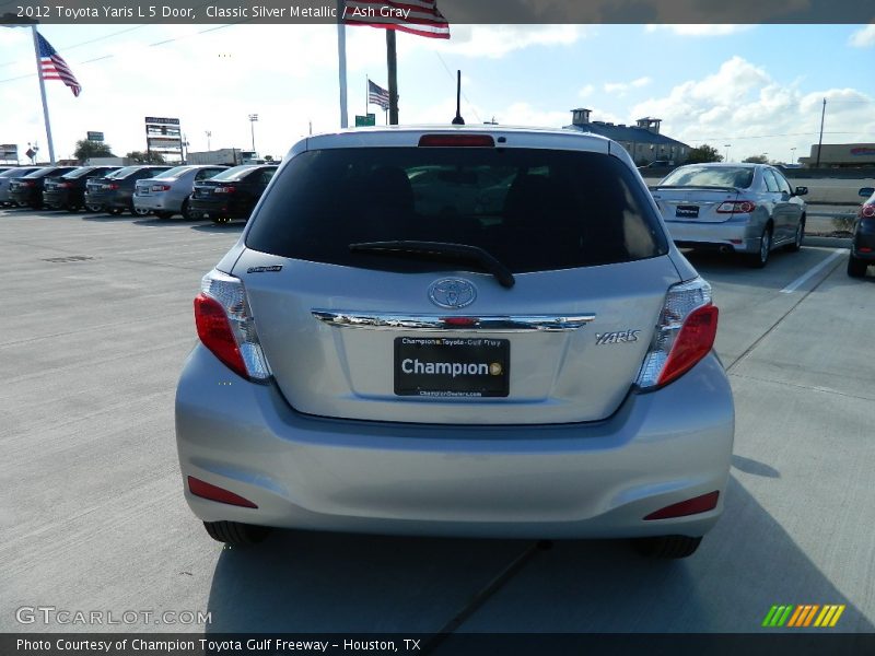 Classic Silver Metallic / Ash Gray 2012 Toyota Yaris L 5 Door