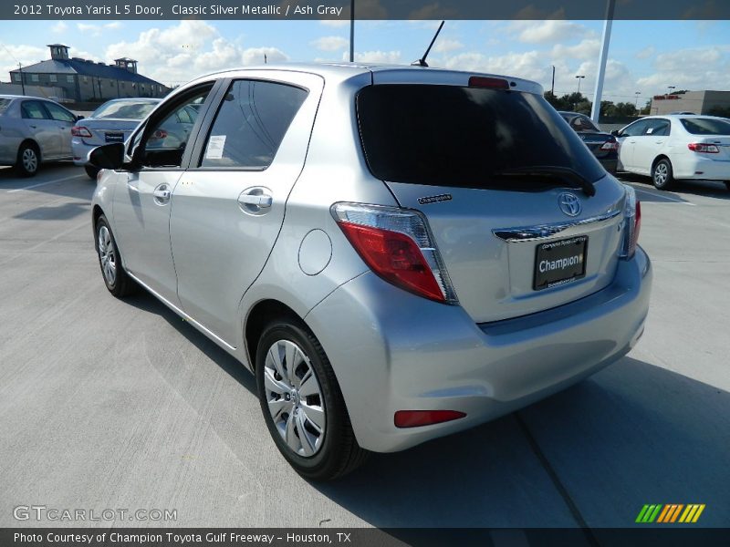 Classic Silver Metallic / Ash Gray 2012 Toyota Yaris L 5 Door