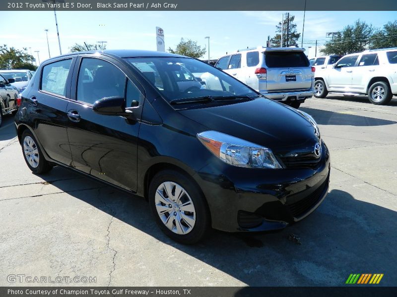 Black Sand Pearl / Ash Gray 2012 Toyota Yaris LE 5 Door