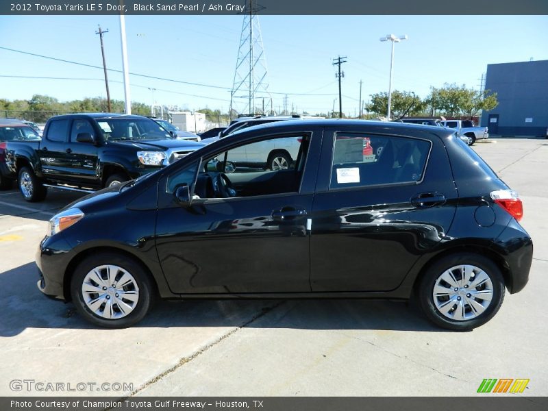 Black Sand Pearl / Ash Gray 2012 Toyota Yaris LE 5 Door