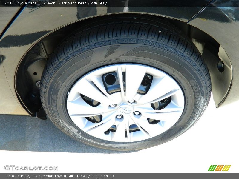 Black Sand Pearl / Ash Gray 2012 Toyota Yaris LE 5 Door