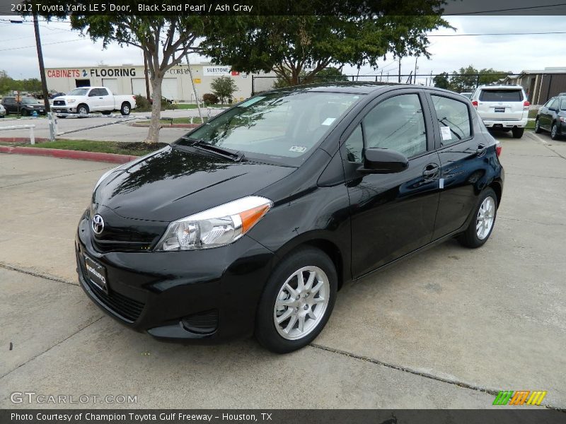 Front 3/4 View of 2012 Yaris LE 5 Door