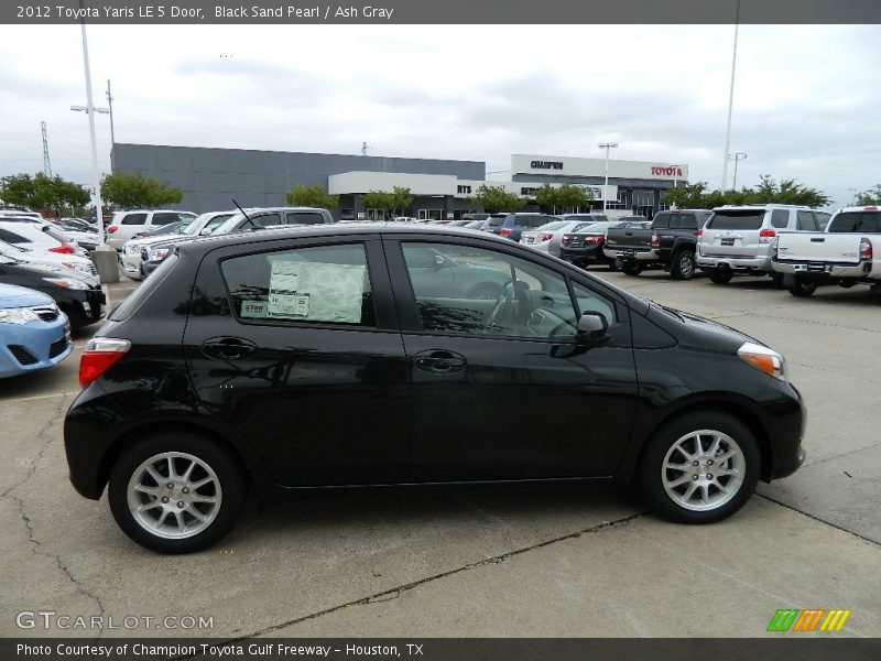 Black Sand Pearl / Ash Gray 2012 Toyota Yaris LE 5 Door