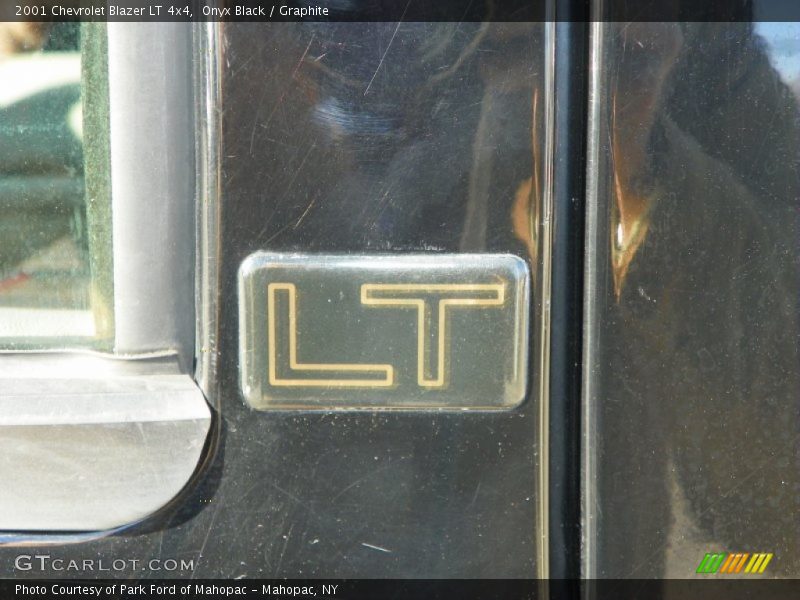 Onyx Black / Graphite 2001 Chevrolet Blazer LT 4x4
