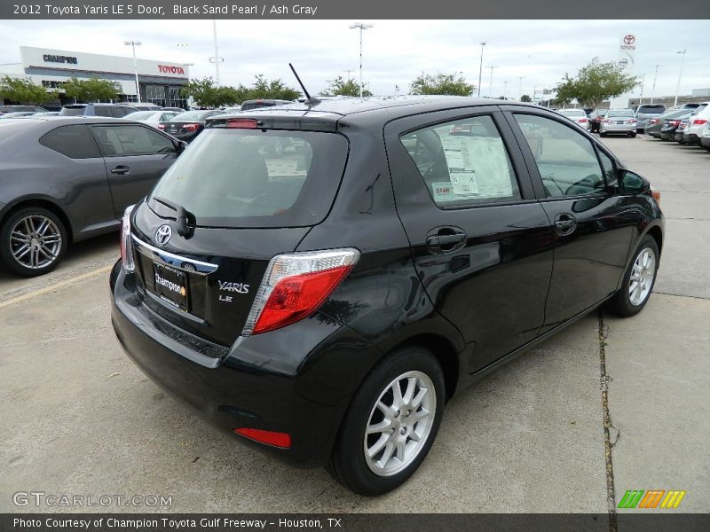 Black Sand Pearl / Ash Gray 2012 Toyota Yaris LE 5 Door