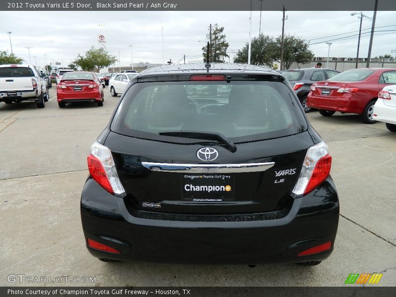Black Sand Pearl / Ash Gray 2012 Toyota Yaris LE 5 Door