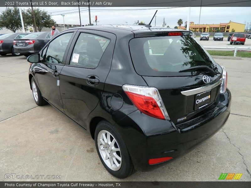 Black Sand Pearl / Ash Gray 2012 Toyota Yaris LE 5 Door