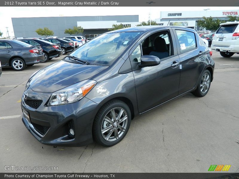 Front 3/4 View of 2012 Yaris SE 5 Door